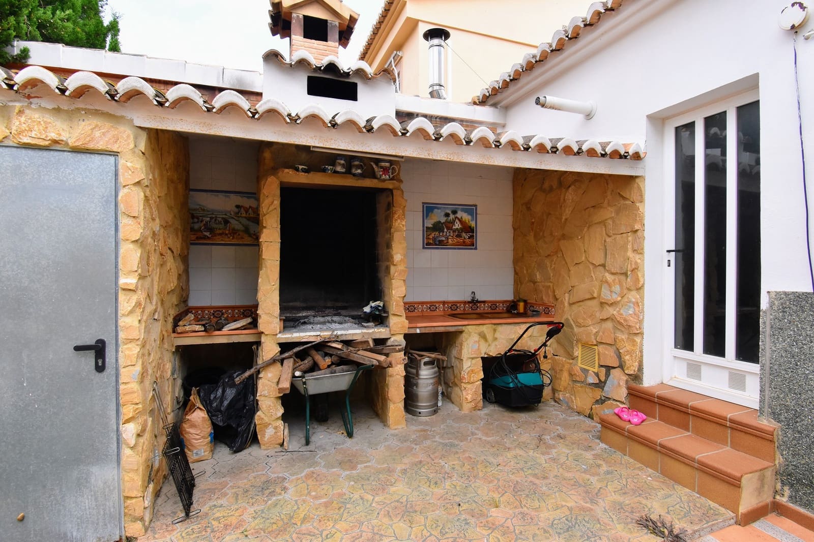 4 makuuhuone Huvila myytävänä paikassa Montserrat mukana uima-altaan - 290 000 € (Ref: 7677231)