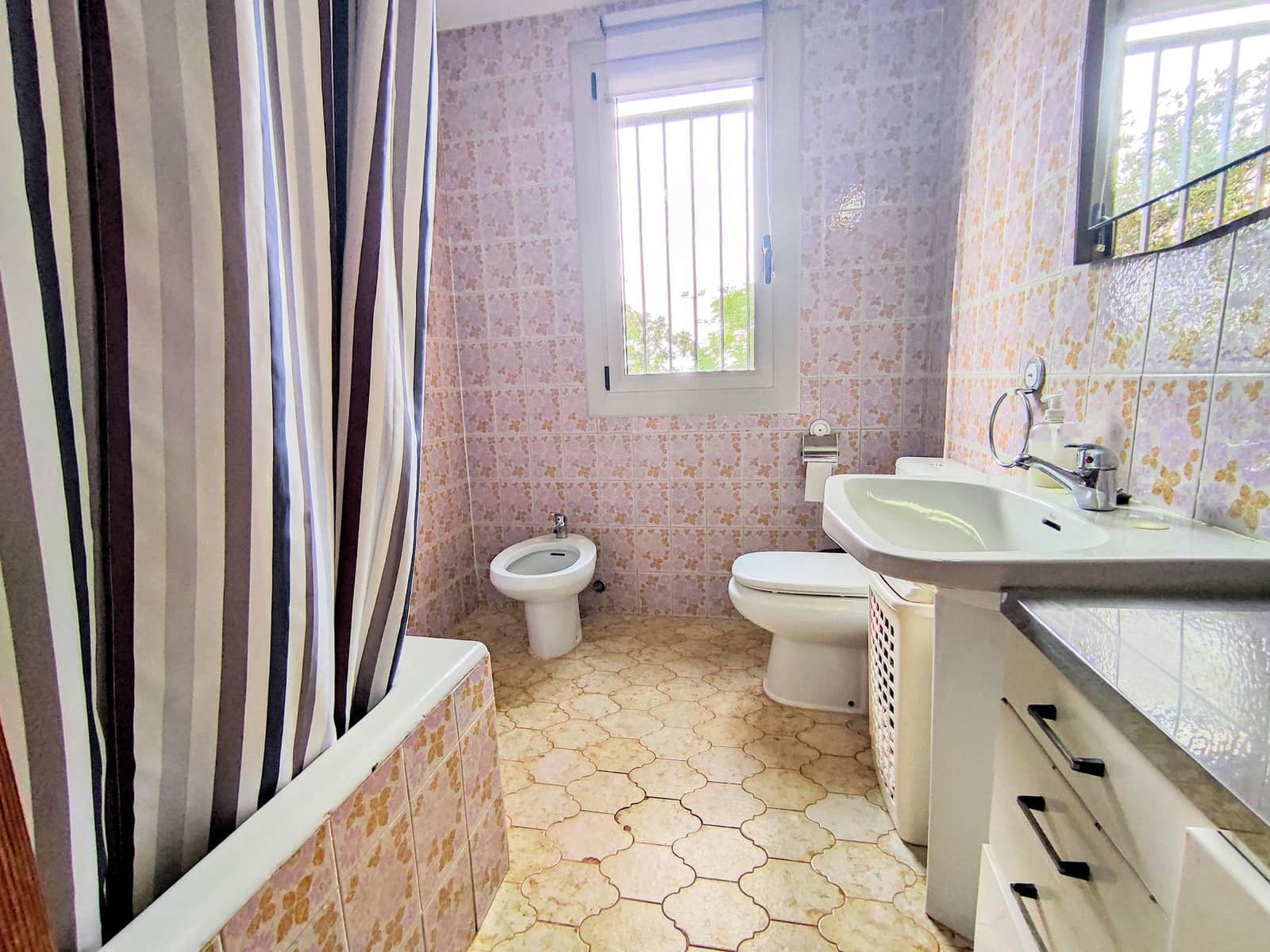 5 soveværelse Villa til salg i Alzira med swimmingpool - € 500.000 (Ref: 7993760)