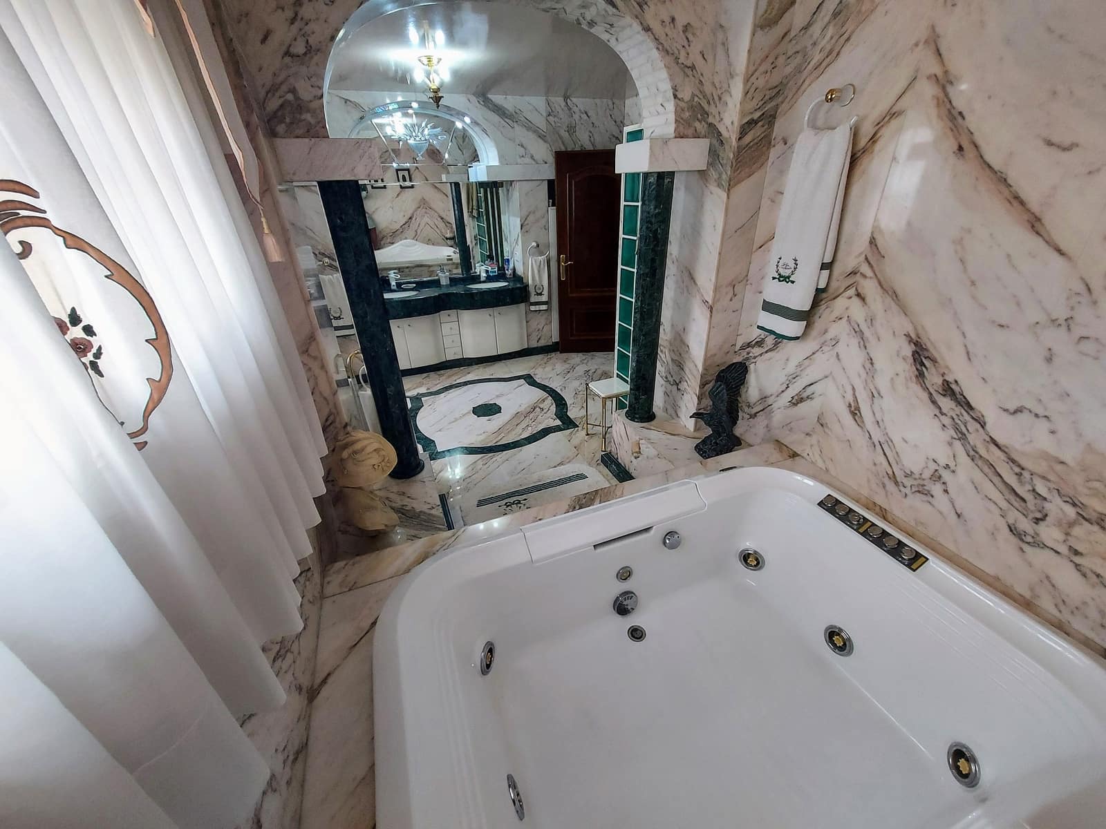 6 soveværelse Villa til salg i Valencia by - € 890.000 (Ref: 8335505)