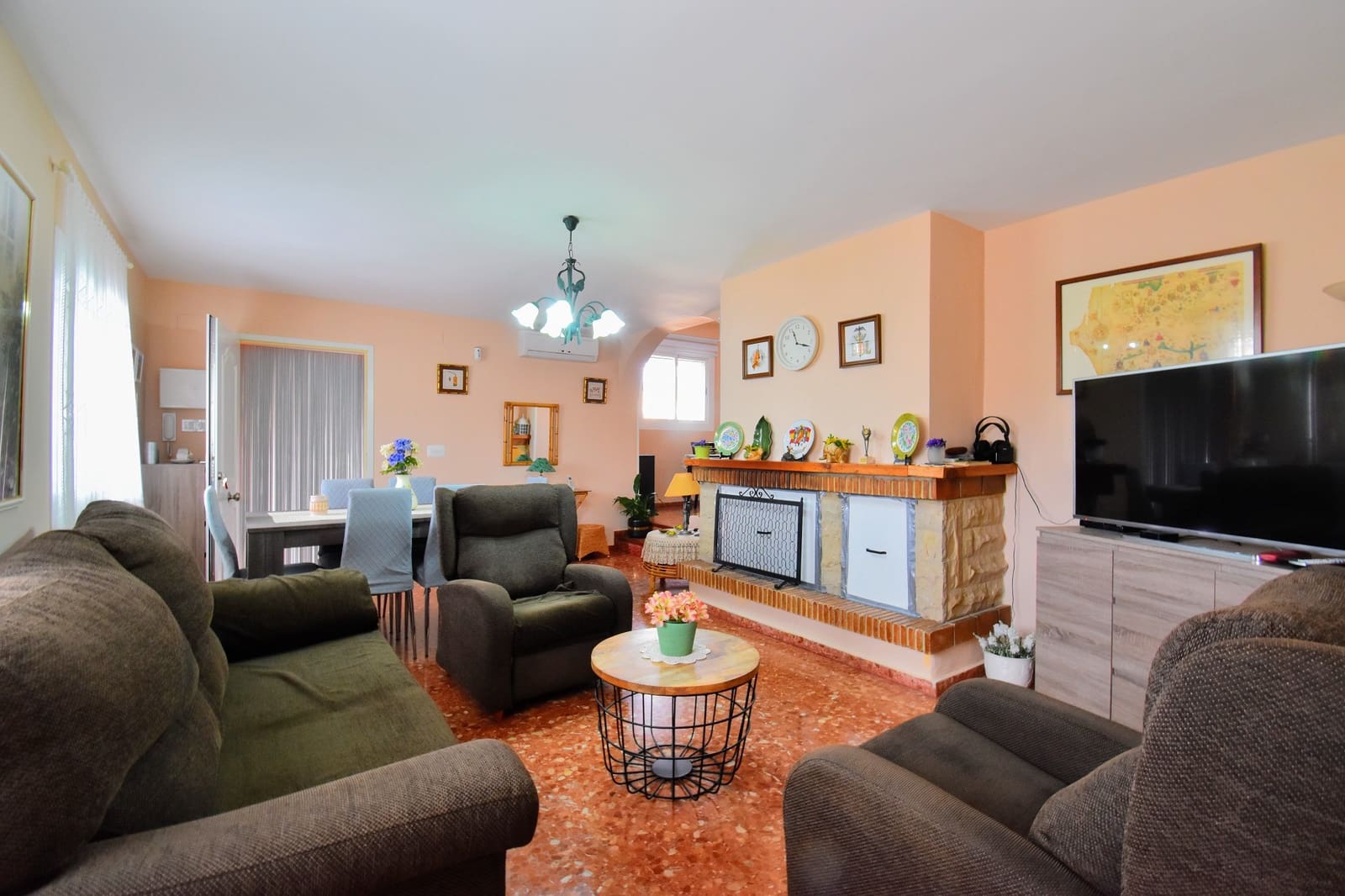 4 soveværelse Villa til salg i Turis med swimmingpool - € 315.000 (Ref: 8338482)