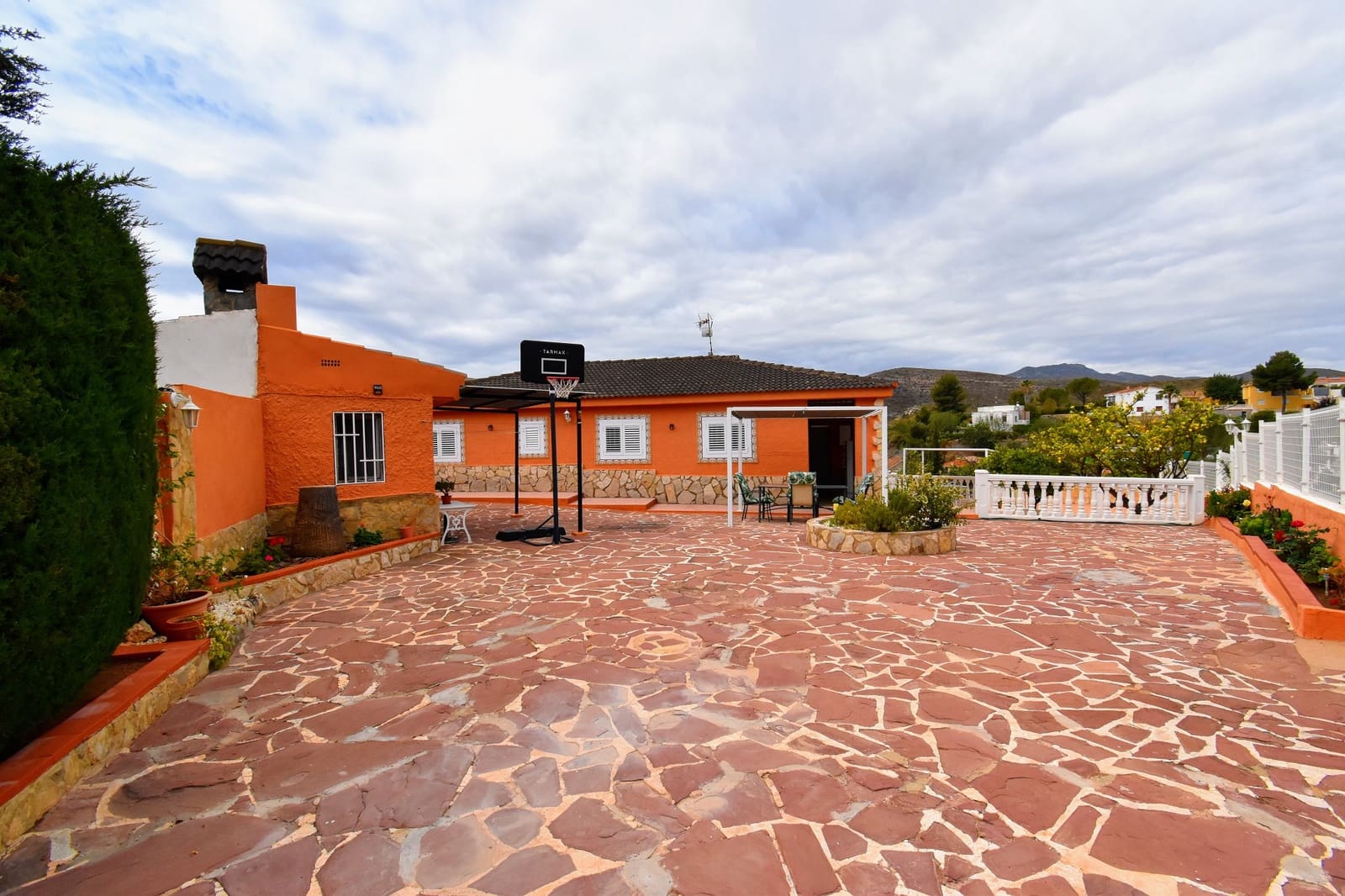 4 soveværelse Villa til salg i Turis med swimmingpool - € 315.000 (Ref: 8338482)