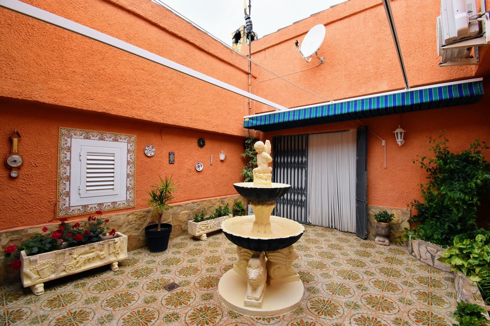 4 soveværelse Villa til salg i Turis med swimmingpool - € 315.000 (Ref: 8338482)