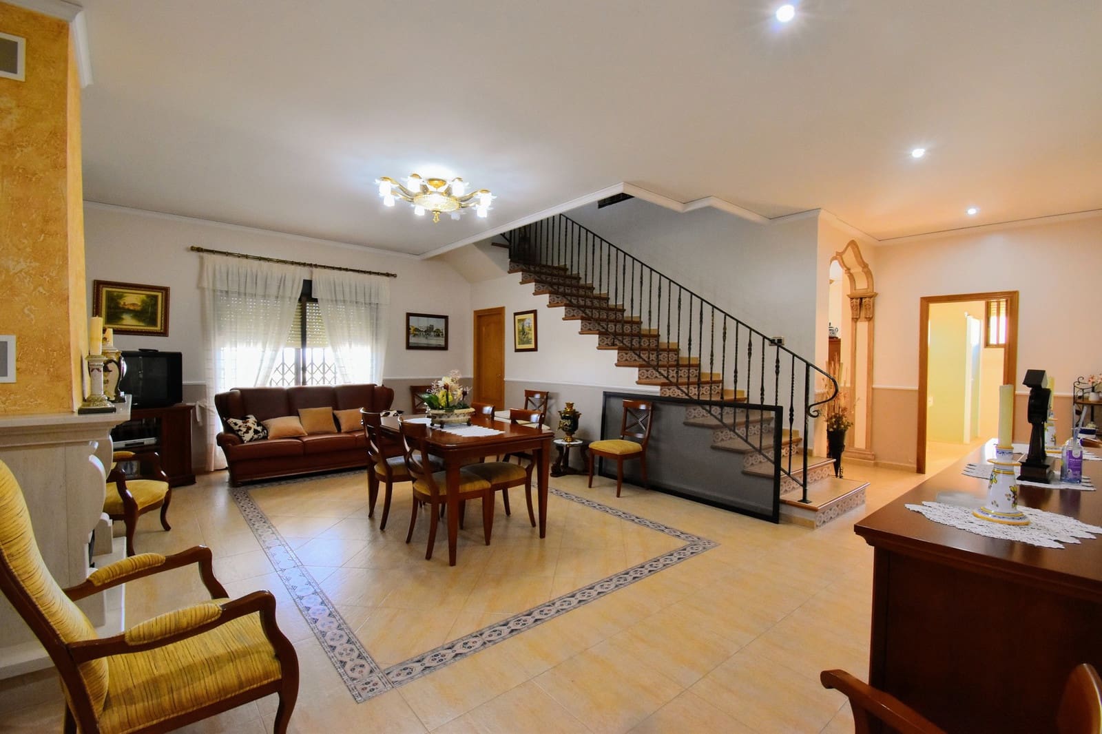 6 soveværelse Villa til salg i Alberic med swimmingpool - € 450.000 (Ref: 8438089)