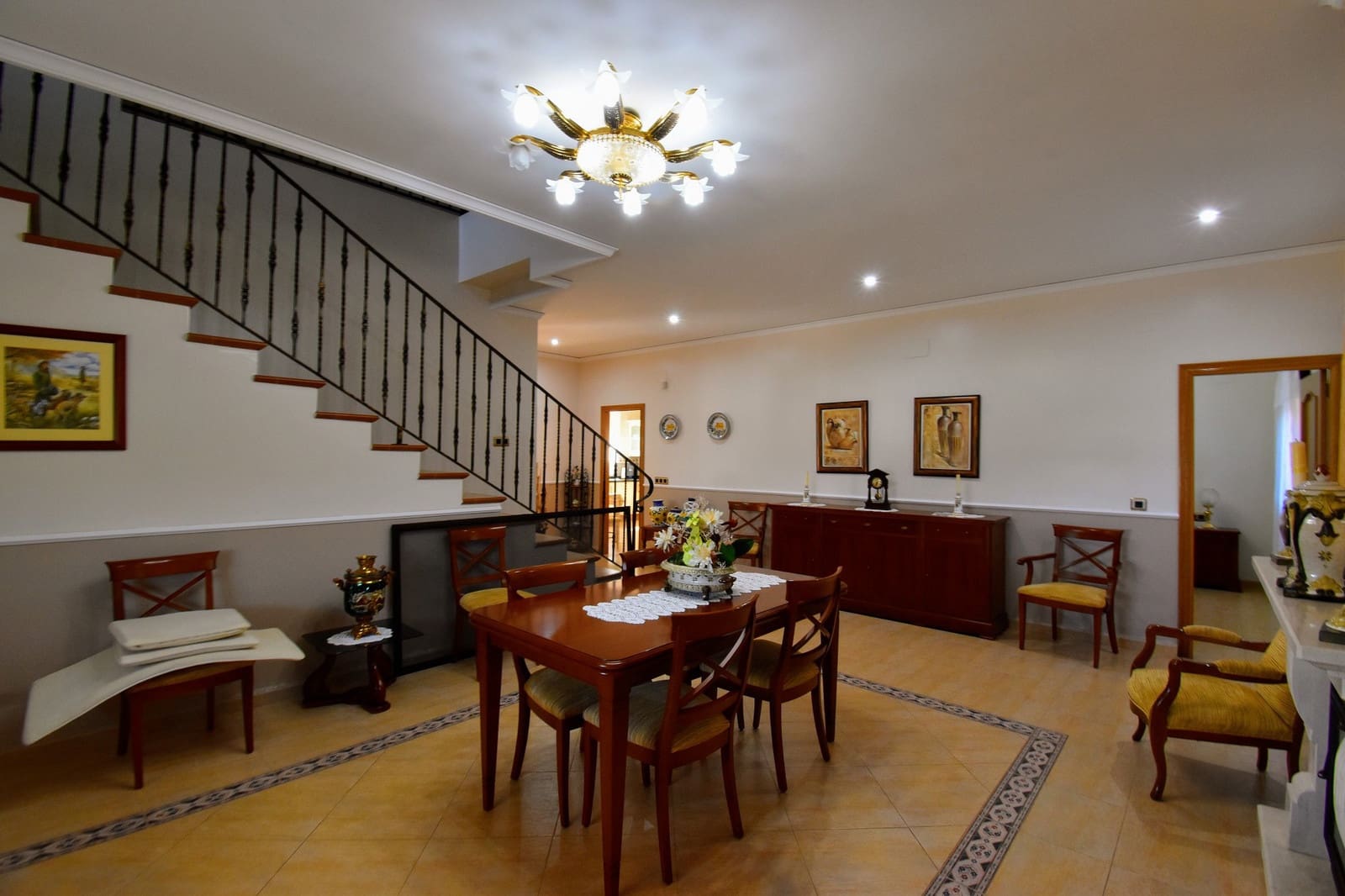 6 soveværelse Villa til salg i Alberic med swimmingpool - € 450.000 (Ref: 8438089)