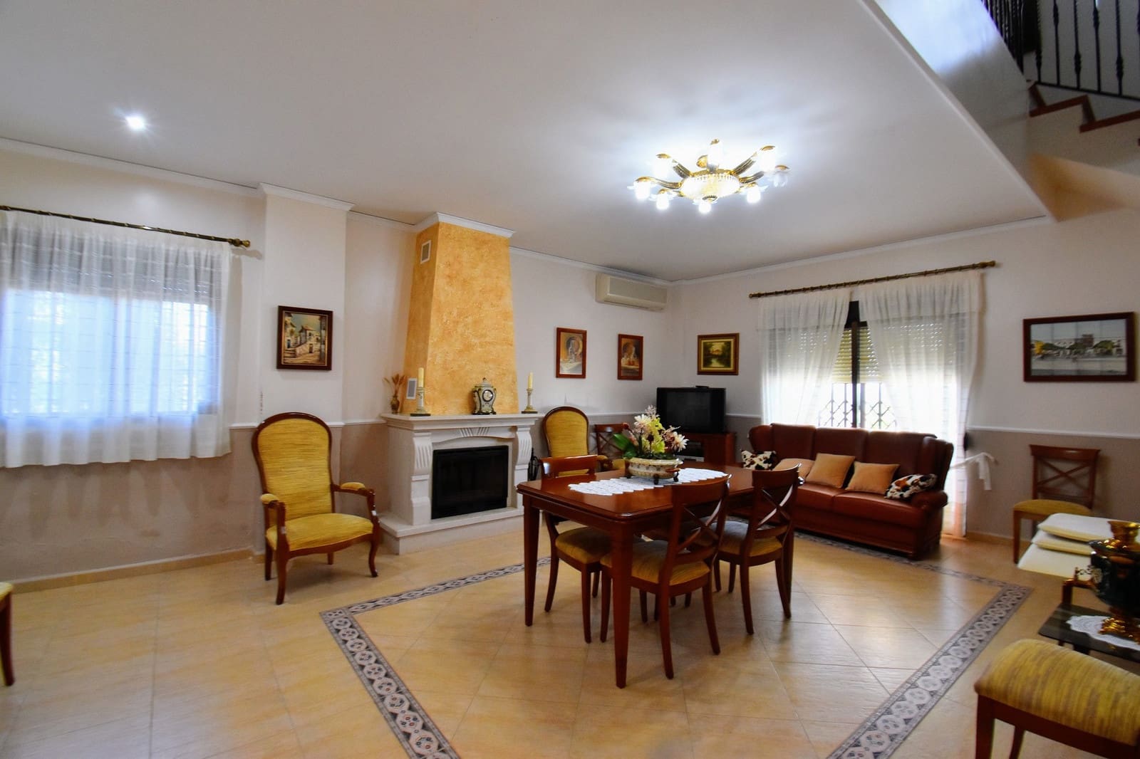 6 soveværelse Villa til salg i Alberic med swimmingpool - € 450.000 (Ref: 8438089)