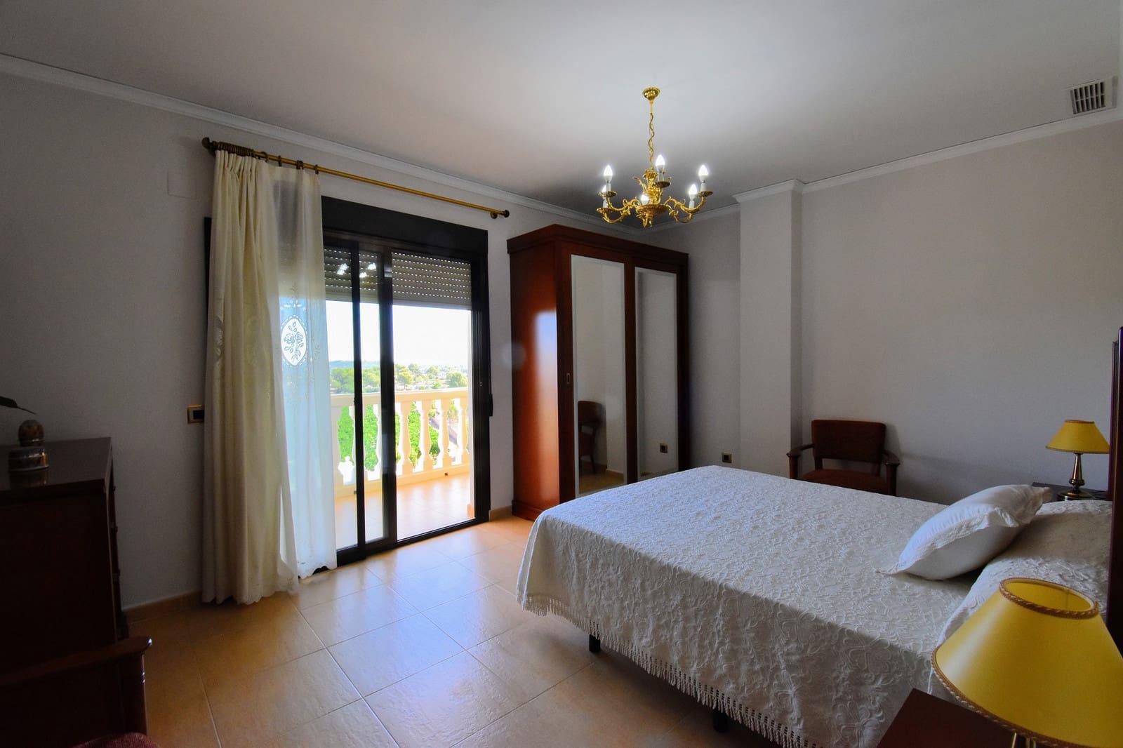 6 soveværelse Villa til salg i Alberic med swimmingpool - € 450.000 (Ref: 8438089)