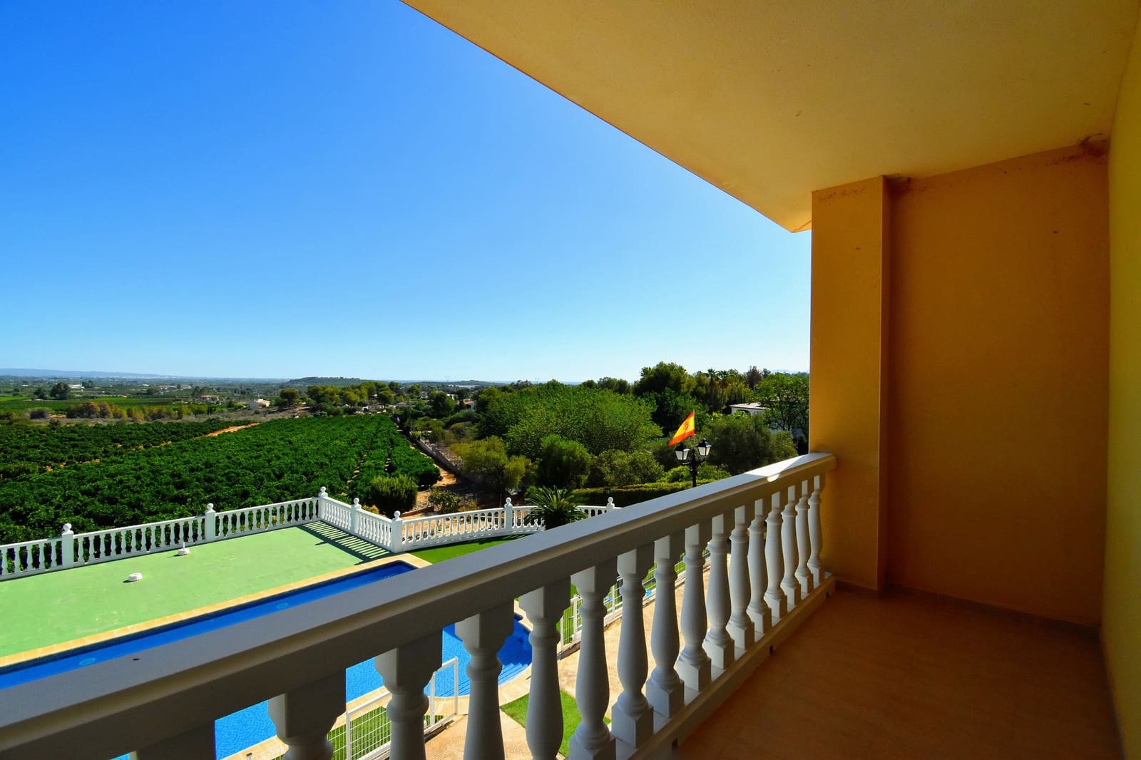 6 soveværelse Villa til salg i Alberic med swimmingpool - € 450.000 (Ref: 8438089)