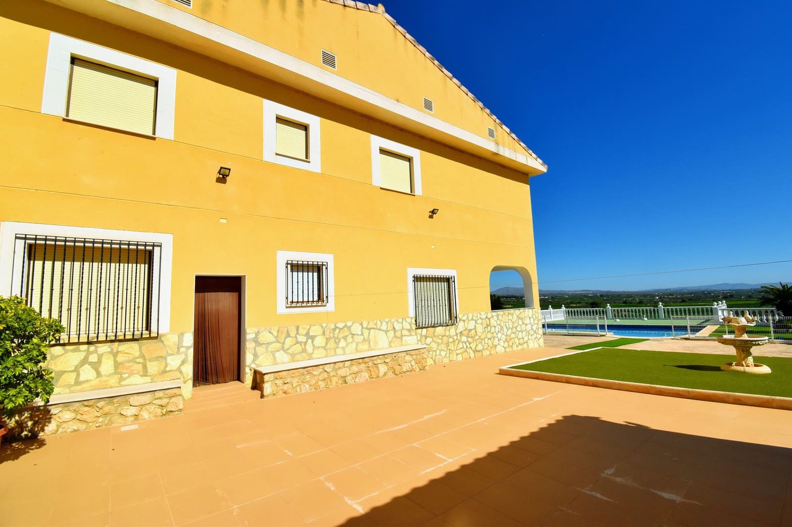 6 soveværelse Villa til salg i Alberic med swimmingpool - € 450.000 (Ref: 8438089)