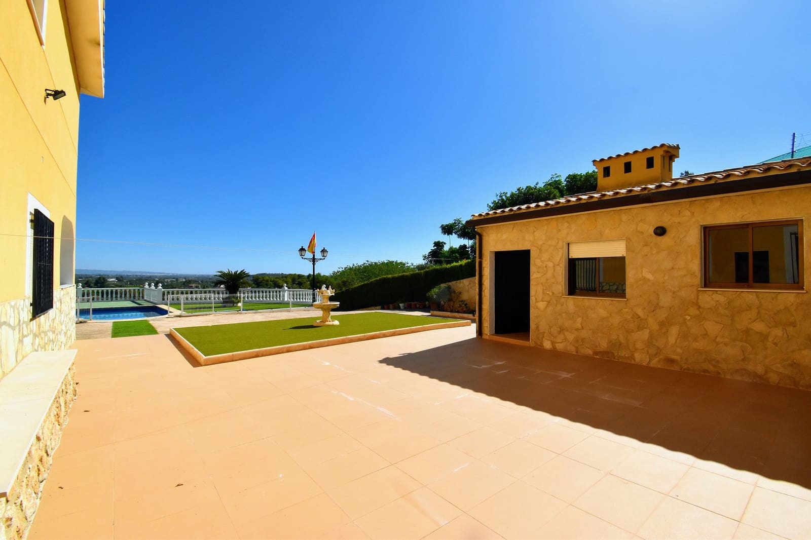 6 soveværelse Villa til salg i Alberic med swimmingpool - € 450.000 (Ref: 8438089)