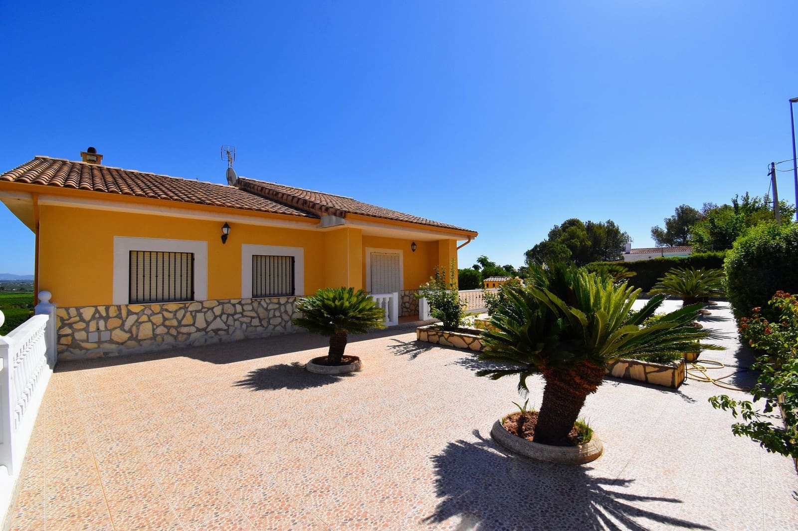 6 soveværelse Villa til salg i Alberic med swimmingpool - € 450.000 (Ref: 8438089)