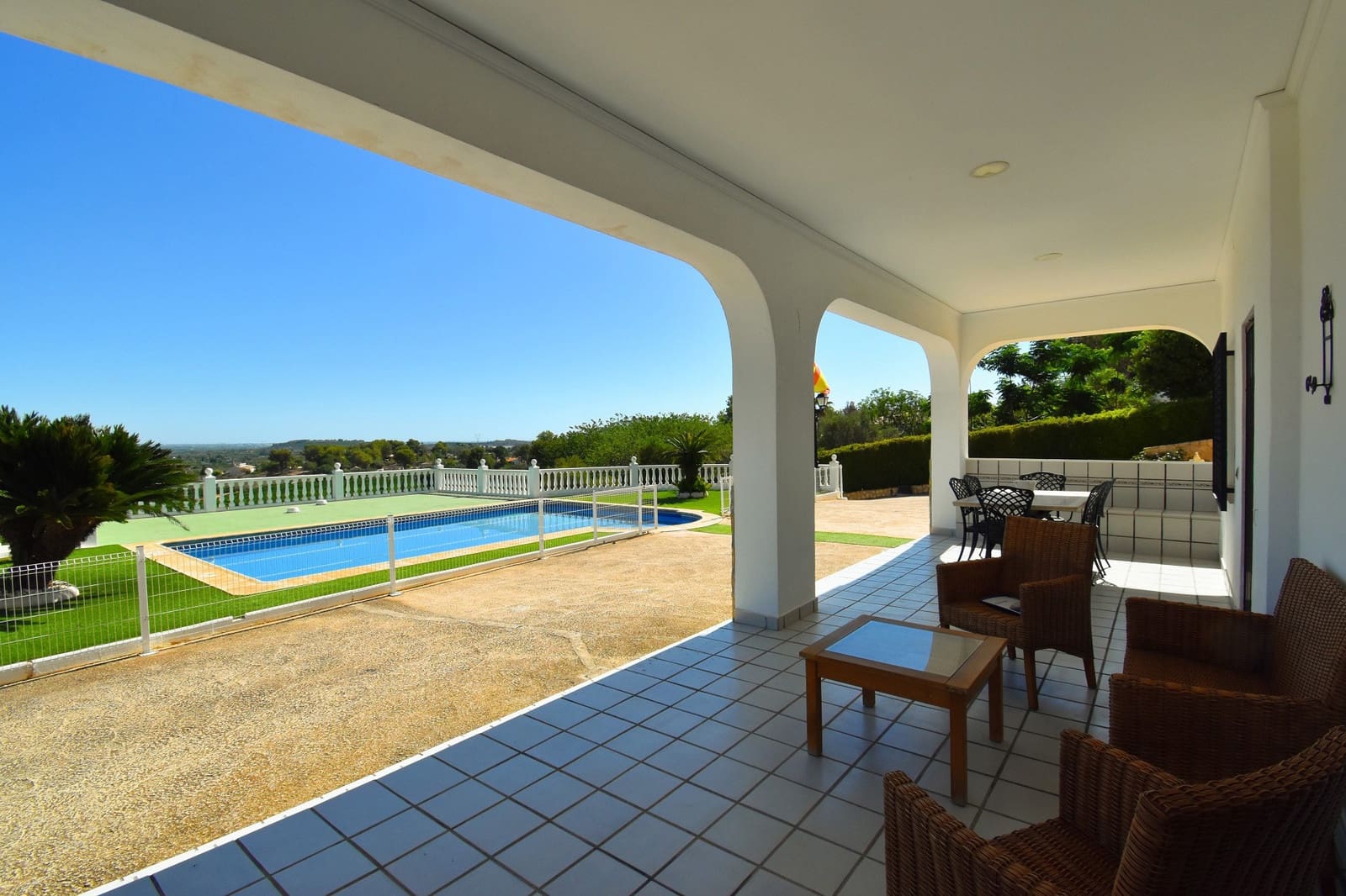 6 soveværelse Villa til salg i Alberic med swimmingpool - € 450.000 (Ref: 8438089)