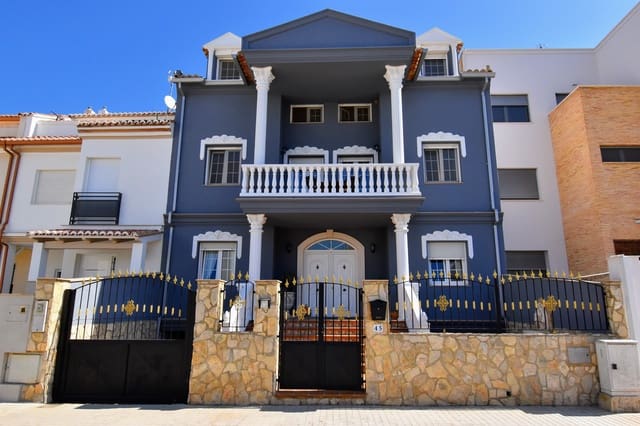 6 bedroom Townhouse for sale in Xàtiva with pool - € 430,000 (Ref: 8486789)