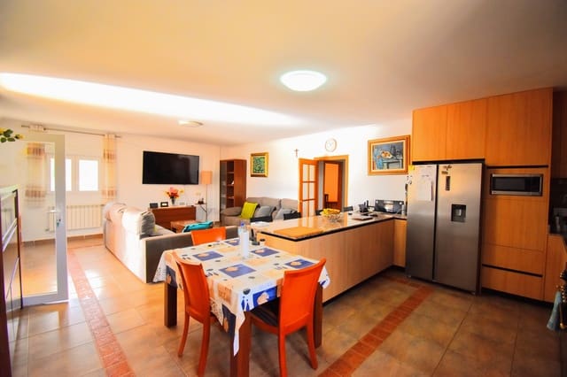 4 bedroom Villa for sale in Montroy with pool - € 370,000 (Ref: 8562581)