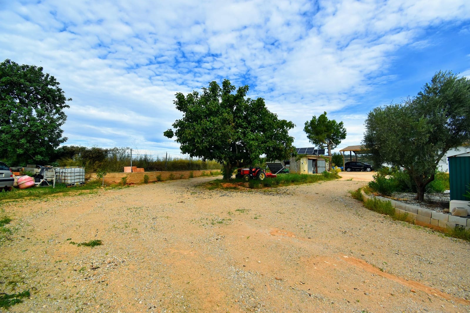 4 soveværelse Villa til salg i Montroy med swimmingpool - € 370.000 (Ref: 8562581)