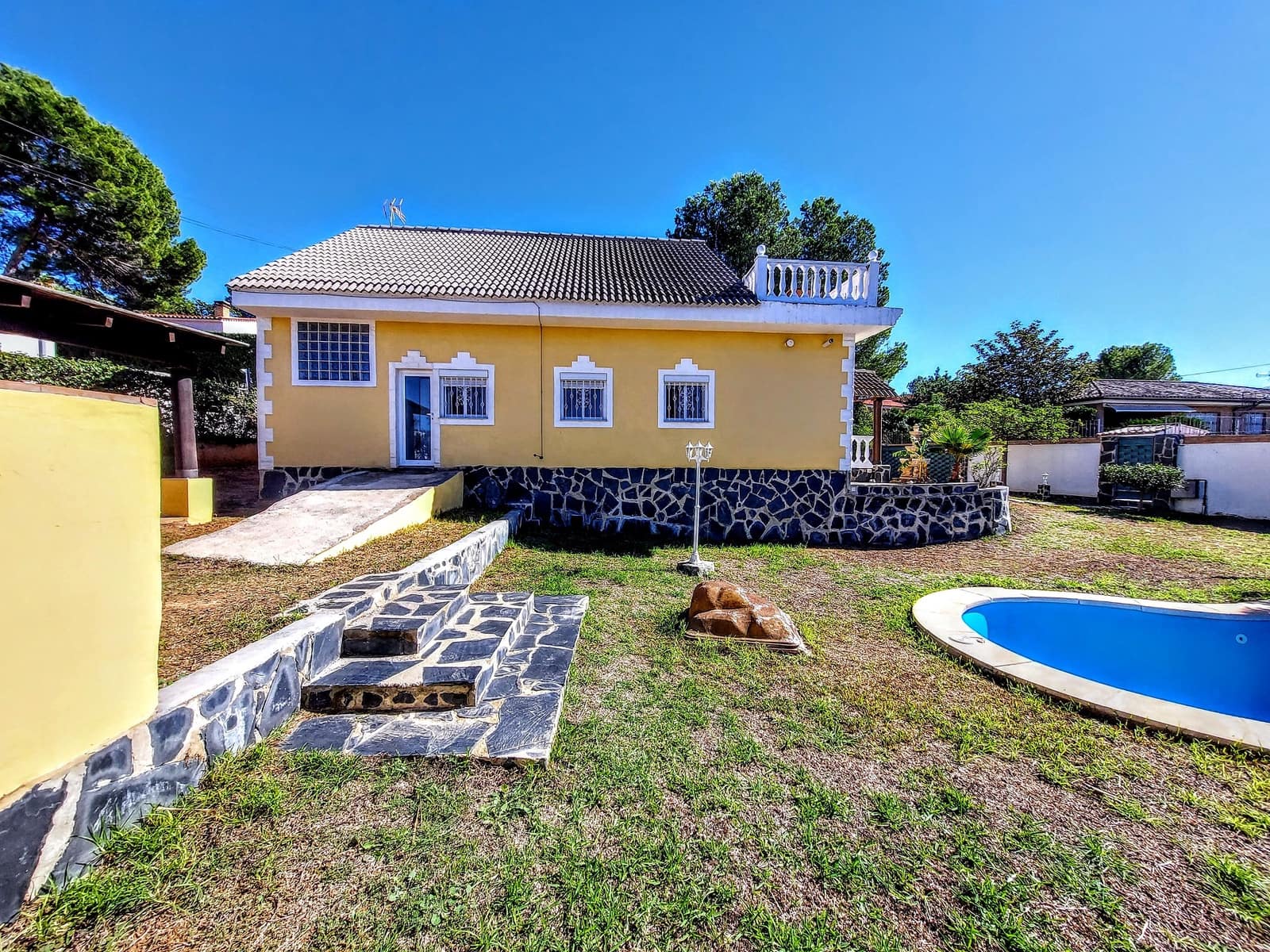 3 sypialnia Willa na sprzedaż w Vilamarxant / Villamarchante z basenem - 315 000 € (Ref: 8594205)