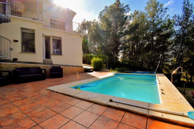 4 bedroom Villa for sale in Torrent with pool garage - € 497,300 (Ref: 8800383)