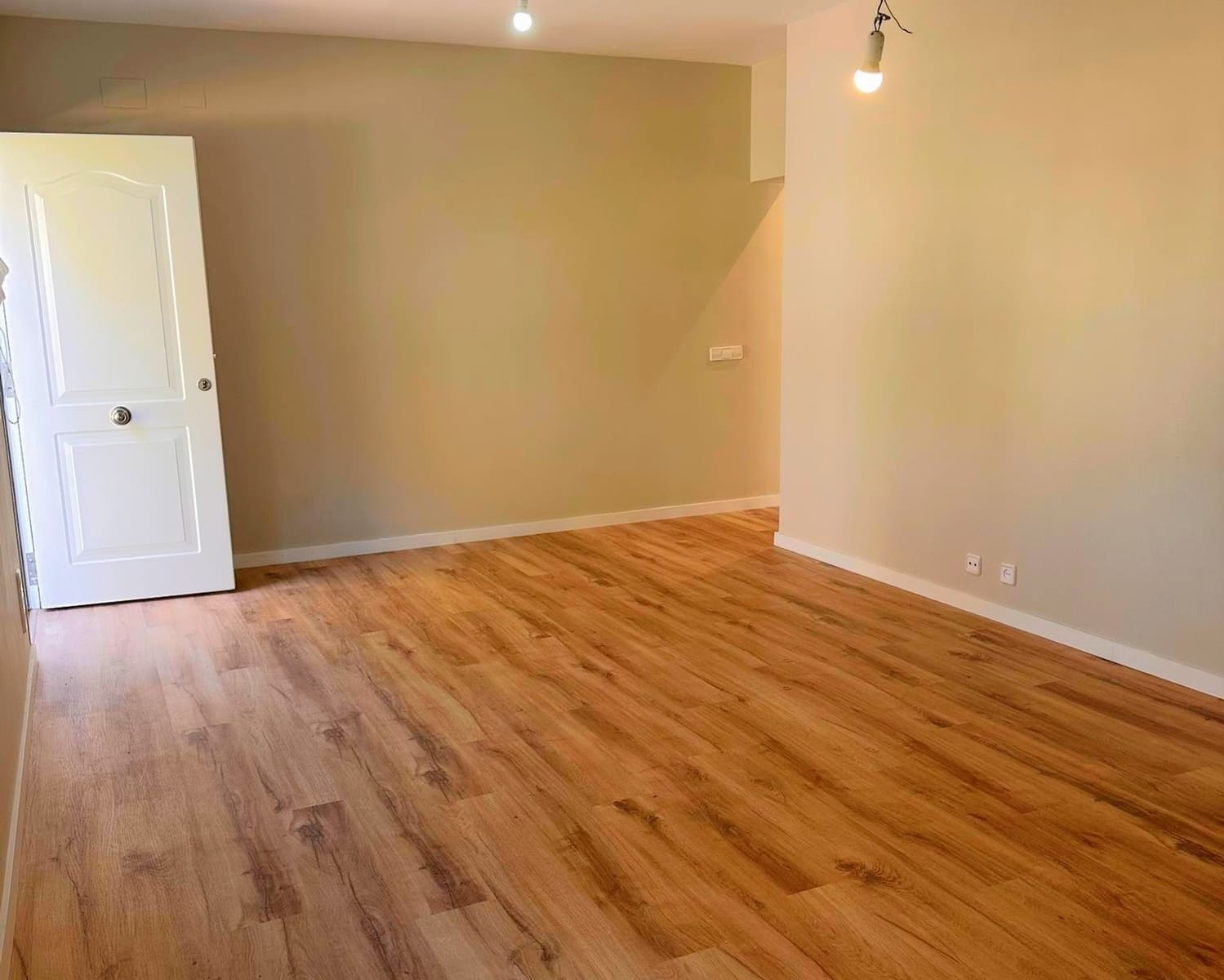 3 sypialnia Willa na sprzedaż w Paterna z basenem - 566 000 € (Ref: 8821143)