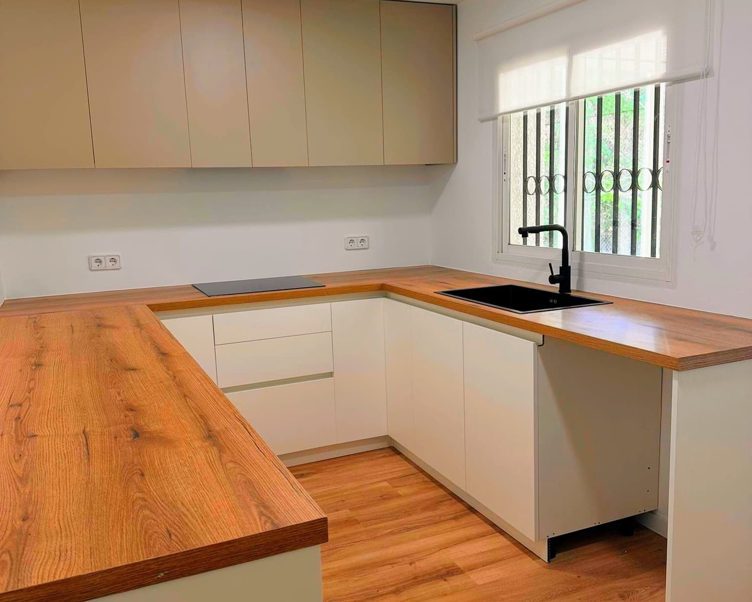 3 sypialnia Willa na sprzedaż w Paterna z basenem - 566 000 € (Ref: 8821143)