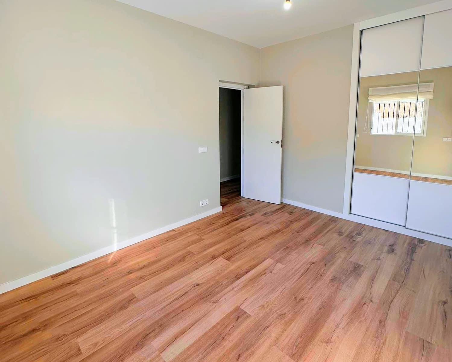 3 sypialnia Willa na sprzedaż w Paterna z basenem - 566 000 € (Ref: 8821143)