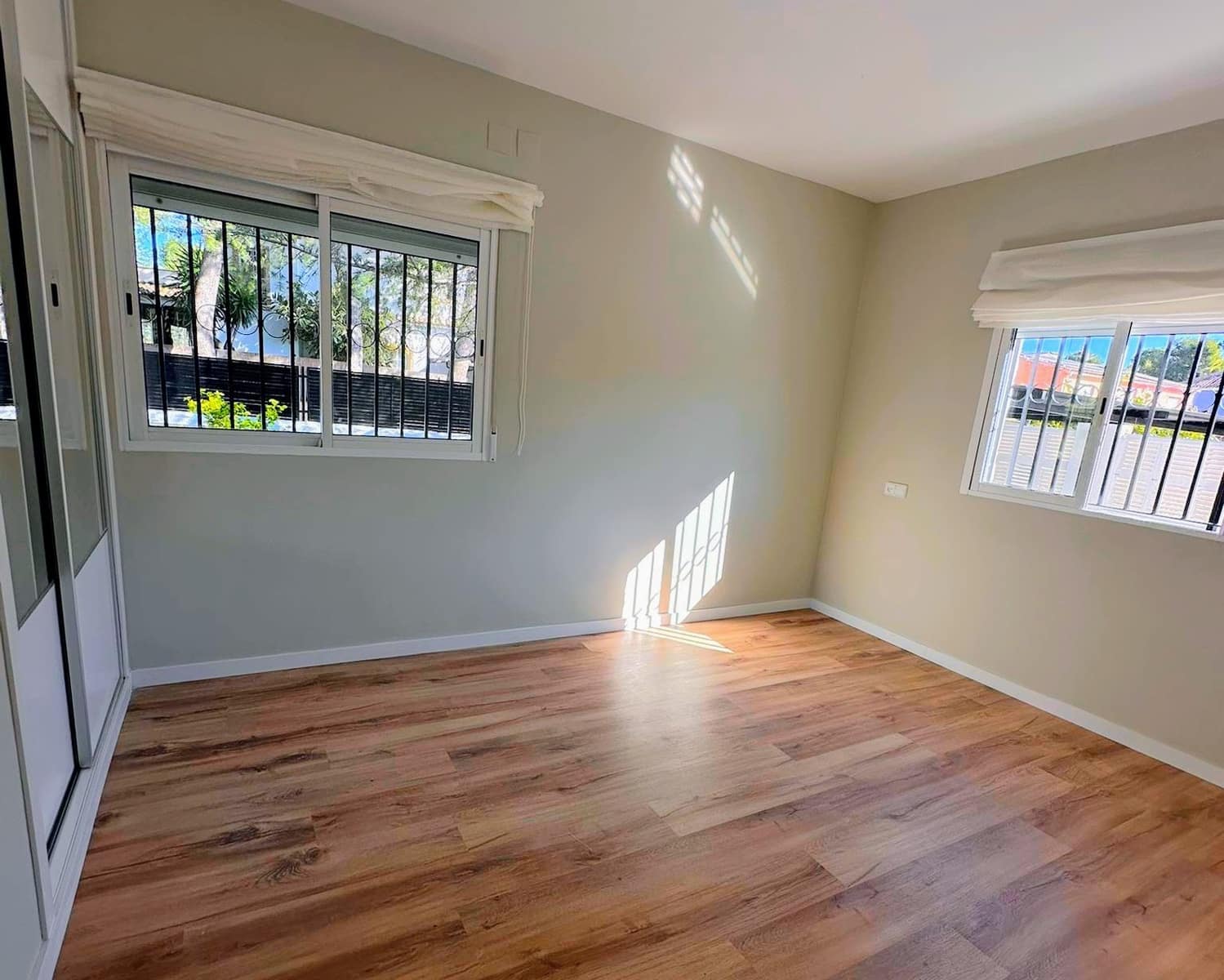 3 sypialnia Willa na sprzedaż w Paterna z basenem - 566 000 € (Ref: 8821143)