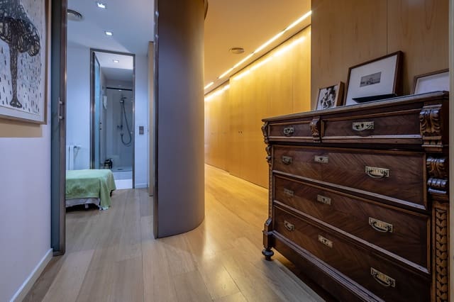 4 soveværelse Lejlighed til salg i La Gran Via, Valencia by - € 905.000 (Ref: 8931428)