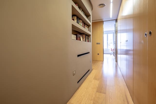 4 soveværelse Lejlighed til salg i La Gran Via, Valencia by - € 905.000 (Ref: 8931428)