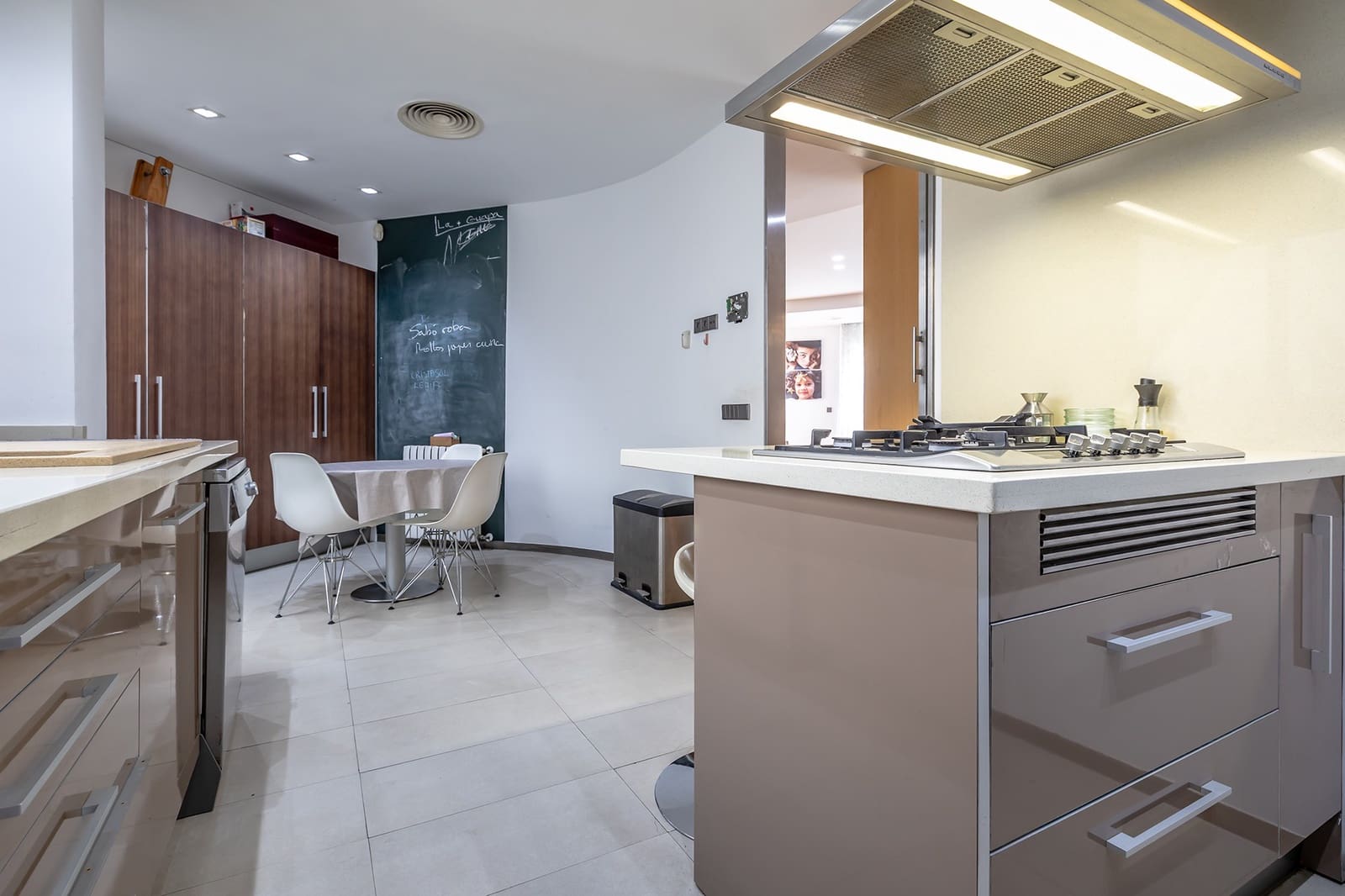 4 soveværelse Lejlighed til salg i Valencia by - € 905.000 (Ref: 8931428)