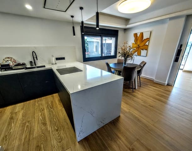 4 soveværelse Villa til salg i Turís med swimmingpool - € 550.000 (Ref: 8981802)