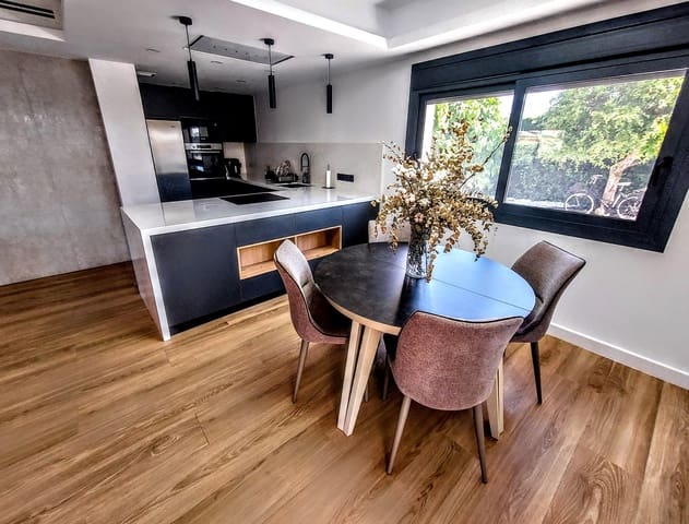 4 soveværelse Villa til salg i Turís med swimmingpool - € 550.000 (Ref: 8981802)