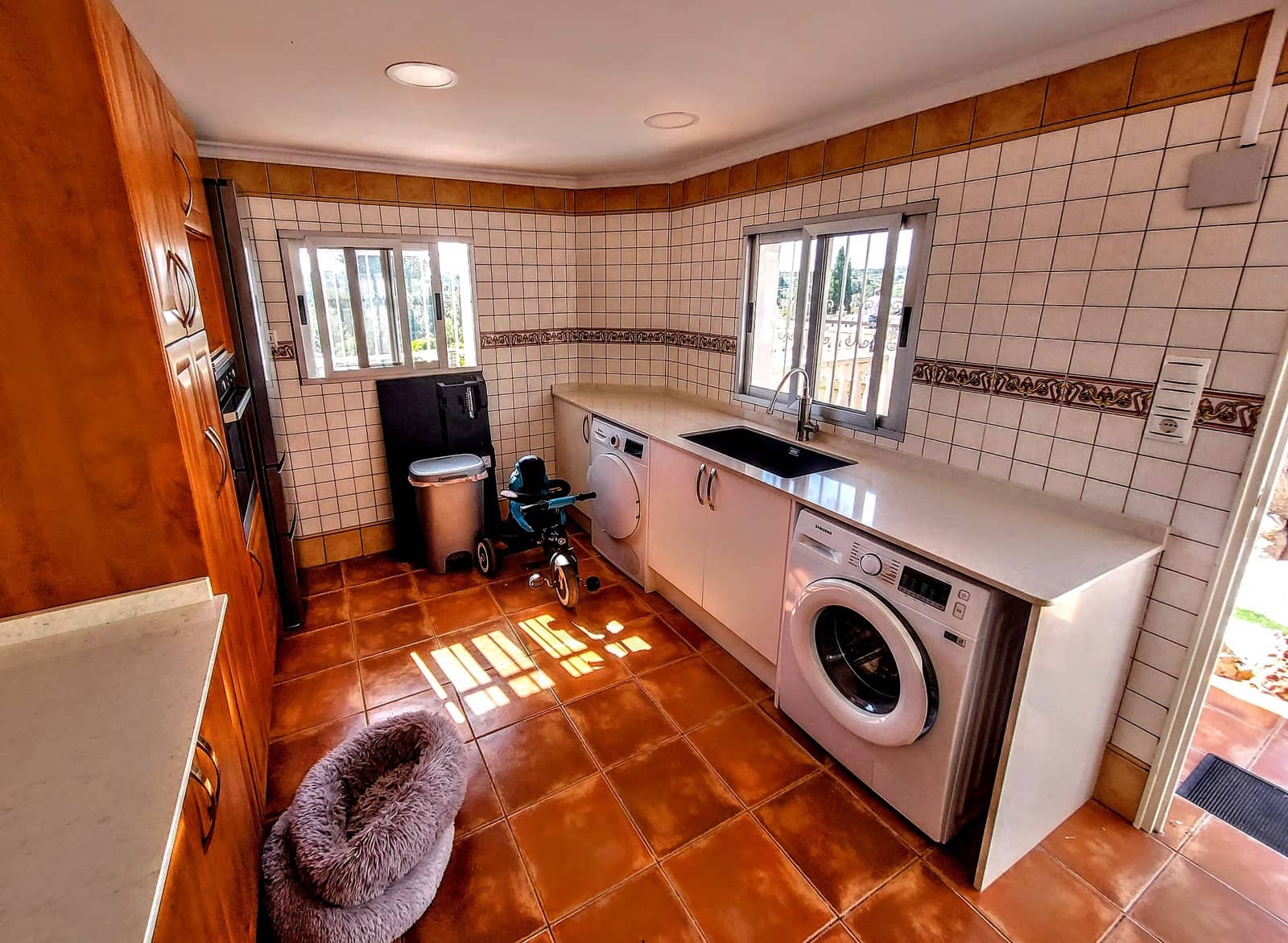 4 soveværelse Villa til salg i Turis med swimmingpool - € 550.000 (Ref: 8981802)