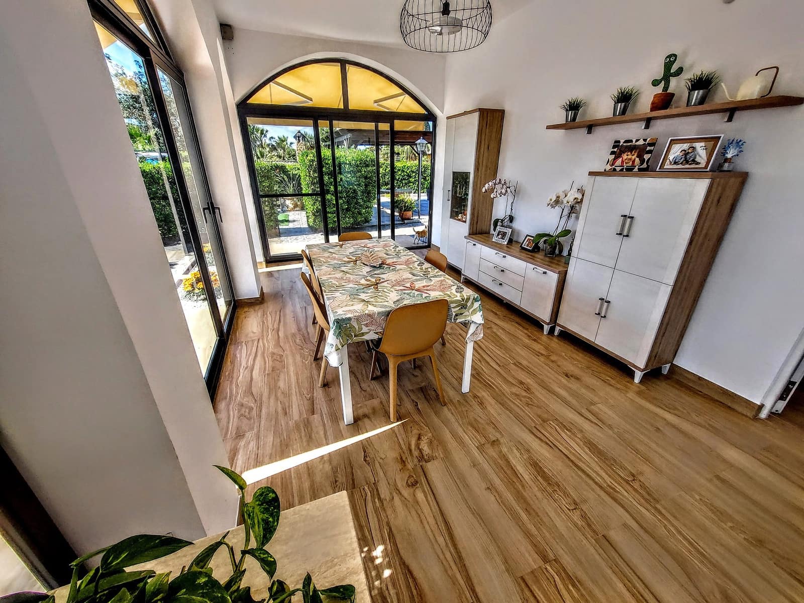 4 soveværelse Villa til salg i Turis med swimmingpool - € 550.000 (Ref: 8981802)