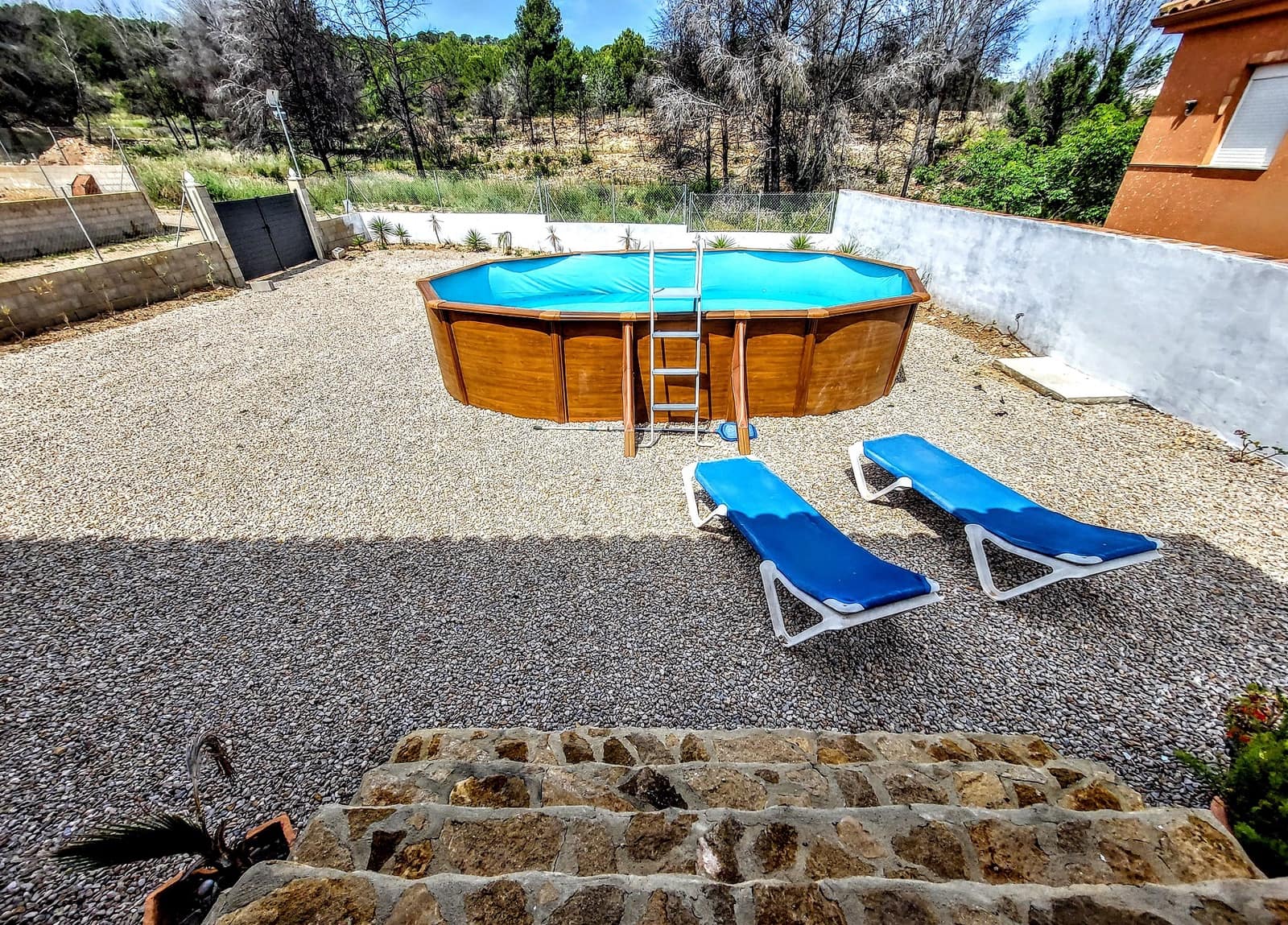 3 soveværelse Villa til salg i Montroy med swimmingpool - € 150.000 (Ref: 9027353)