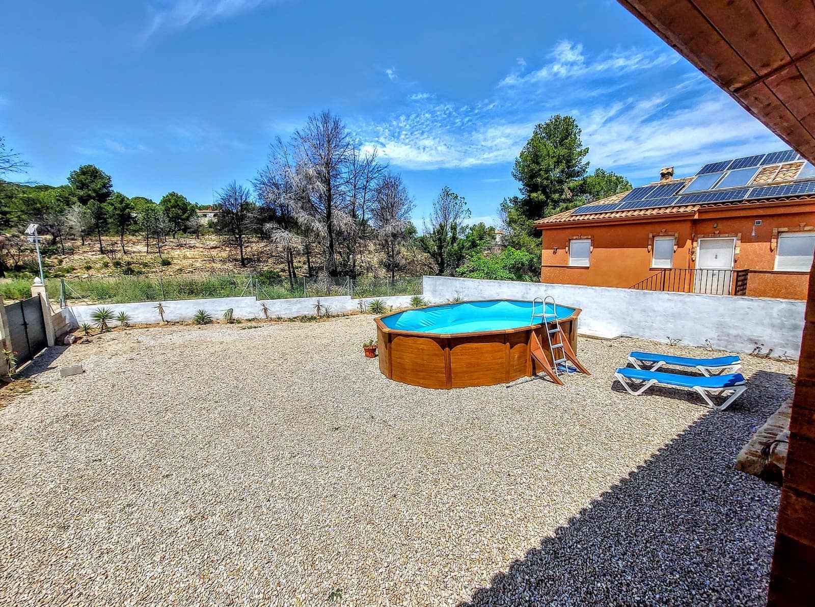 3 soveværelse Villa til salg i Montroy med swimmingpool - € 150.000 (Ref: 9027353)