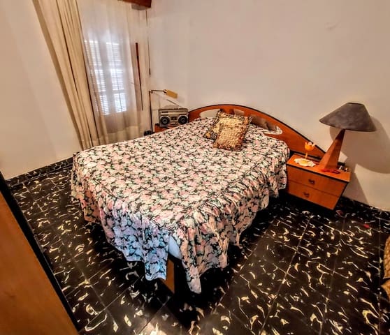 2 soveværelse Byhus til salg i Montserrat - € 99.000 (Ref: 9086083)