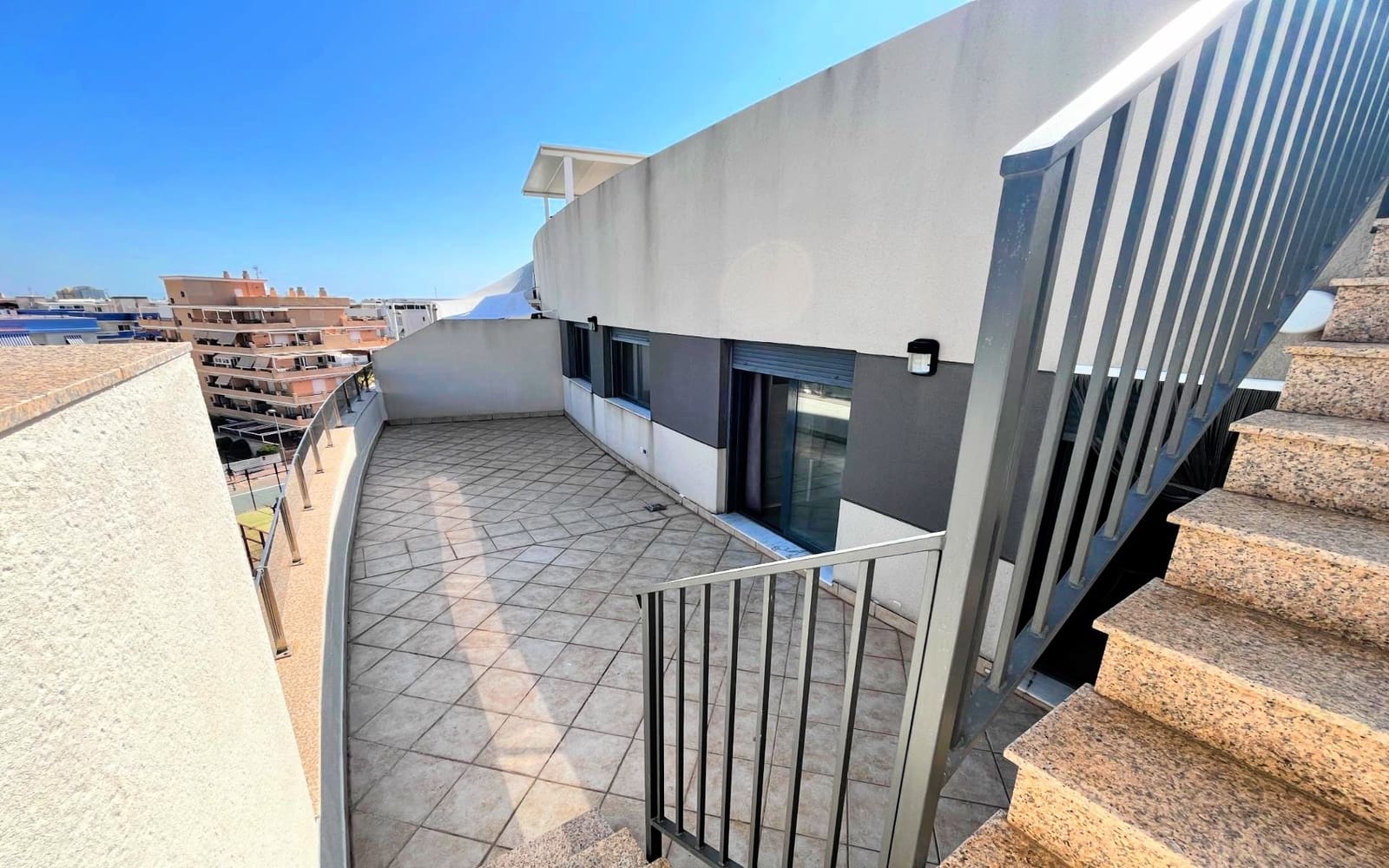 2 slaapkamer Penthouse te koop in Canet d'En Berenguer met zwembad - € 299.000 (Ref: 9094432)