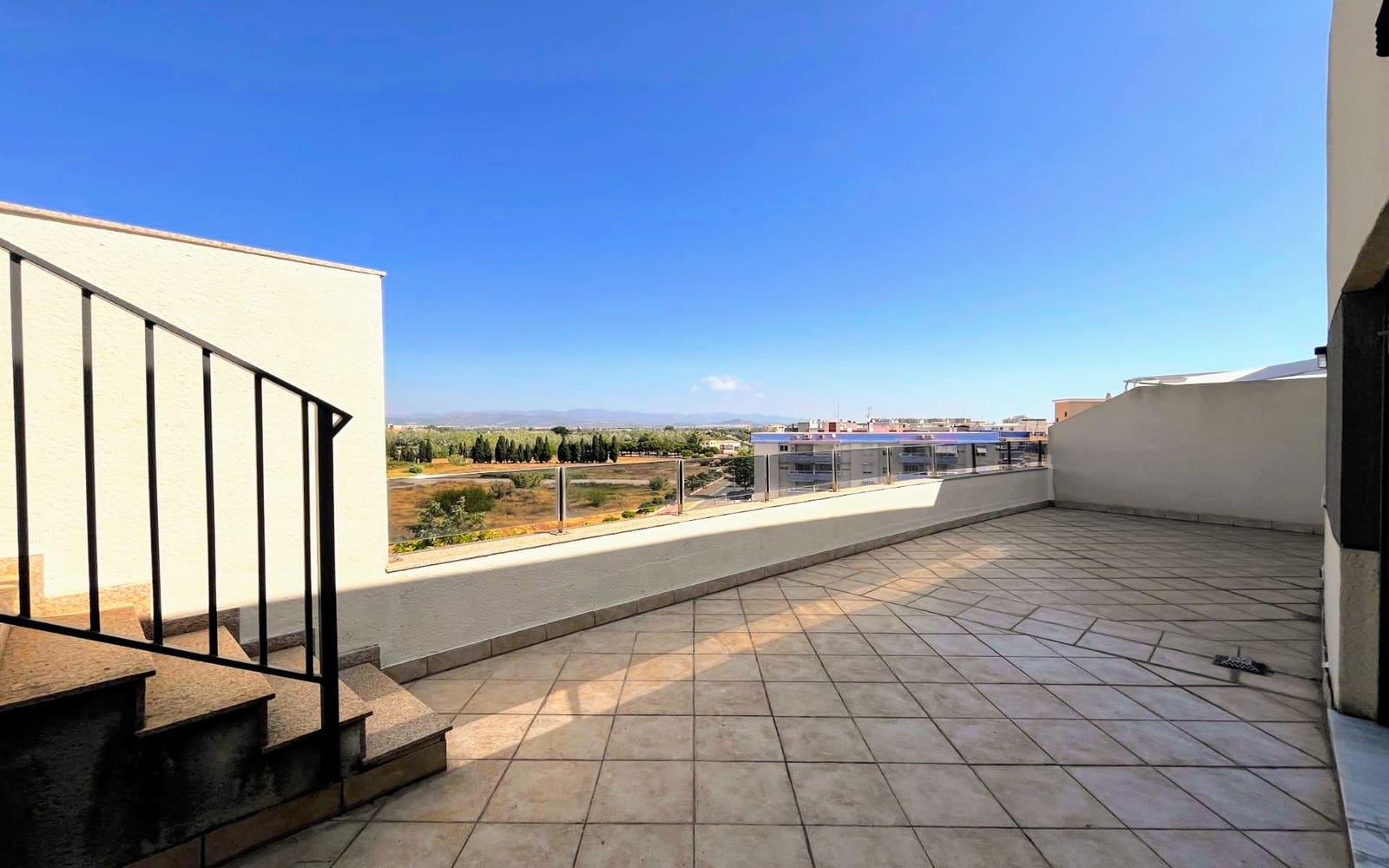 2 slaapkamer Penthouse te koop in Canet d'En Berenguer met zwembad - € 299.000 (Ref: 9094432)