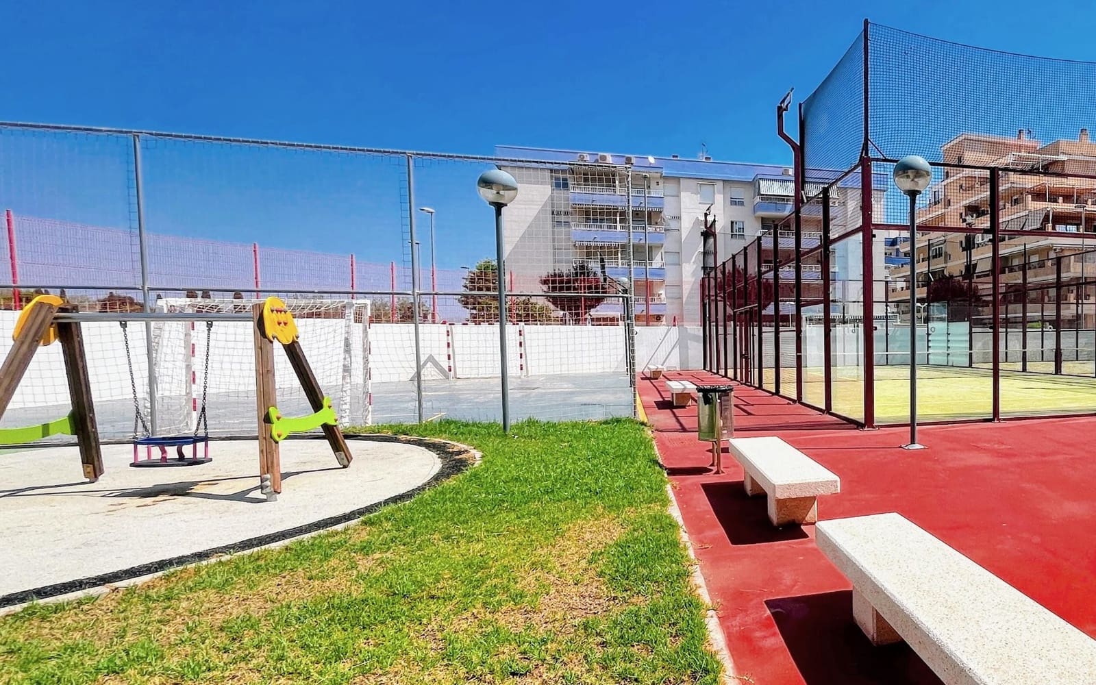 2 slaapkamer Penthouse te koop in Canet d'En Berenguer met zwembad - € 299.000 (Ref: 9094432)
