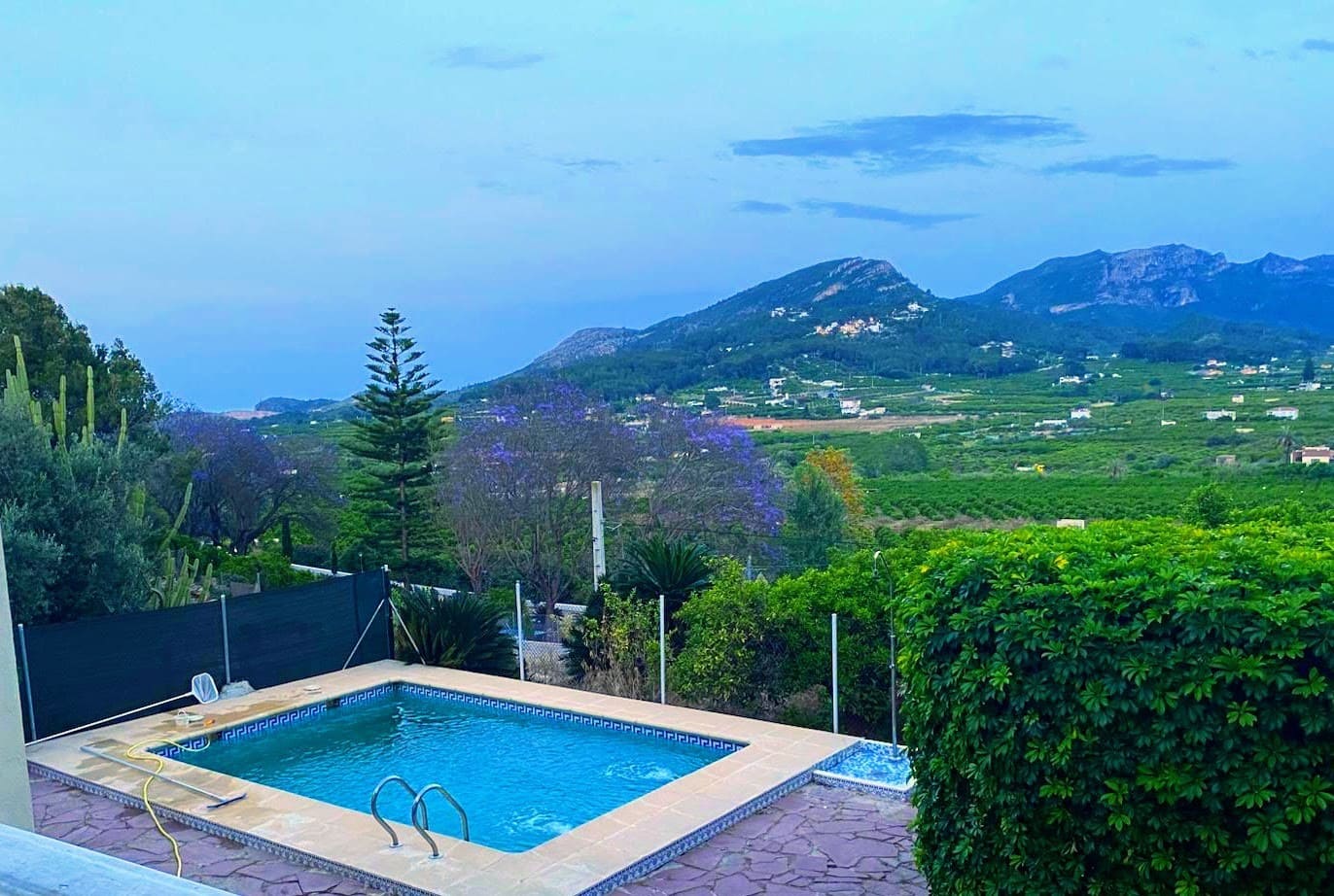 3 soverom Villa til salgs i Alzira med svømmebasseng - € 250 000 (Ref: 9105162)