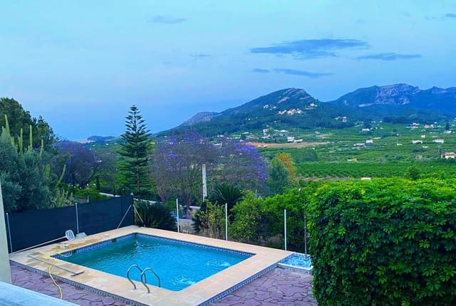 3 soverom Villa til salgs i Alzira med svømmebasseng - € 250 000 (Ref: 9105162)