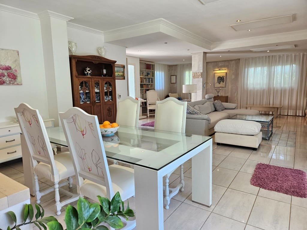 5 soveværelse Villa til salg i La Pobla de Vallbona med swimmingpool - € 875.000 (Ref: 9113284)