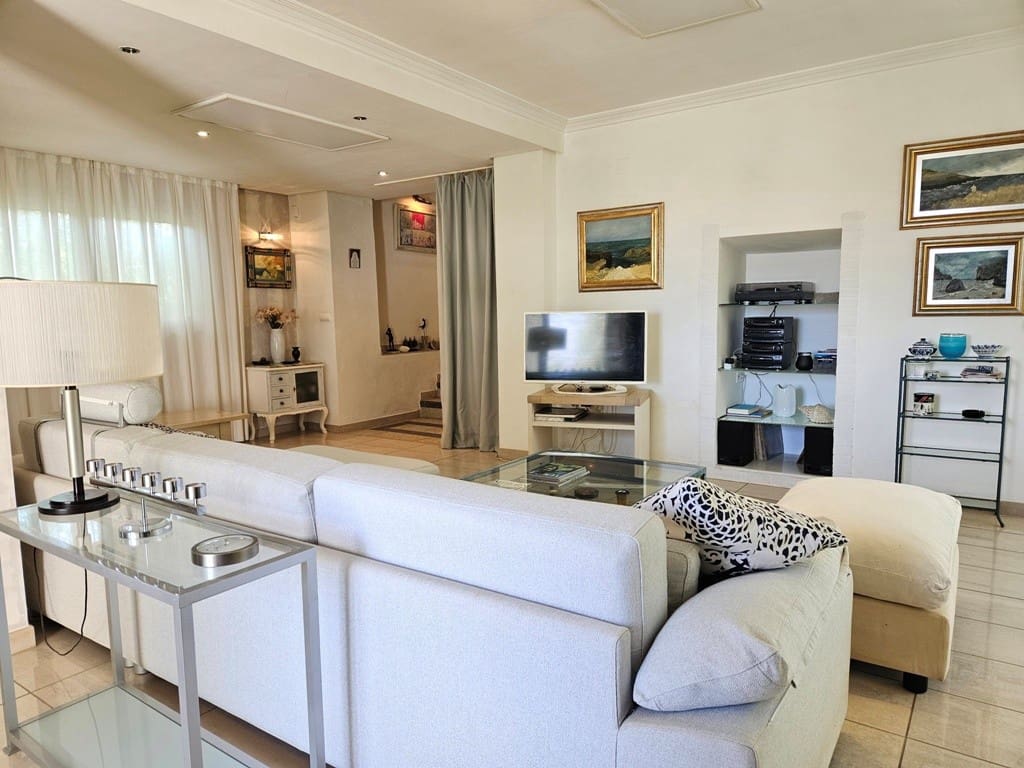 5 soveværelse Villa til salg i La Pobla de Vallbona med swimmingpool - € 875.000 (Ref: 9113284)