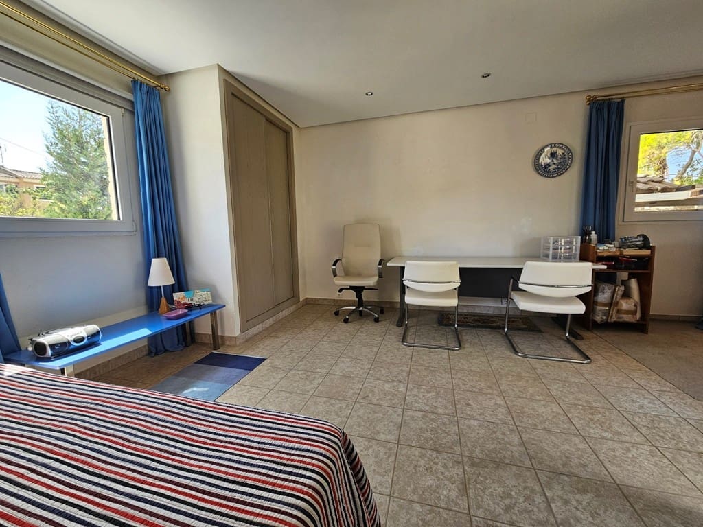 5 soveværelse Villa til salg i La Pobla de Vallbona med swimmingpool - € 875.000 (Ref: 9113284)