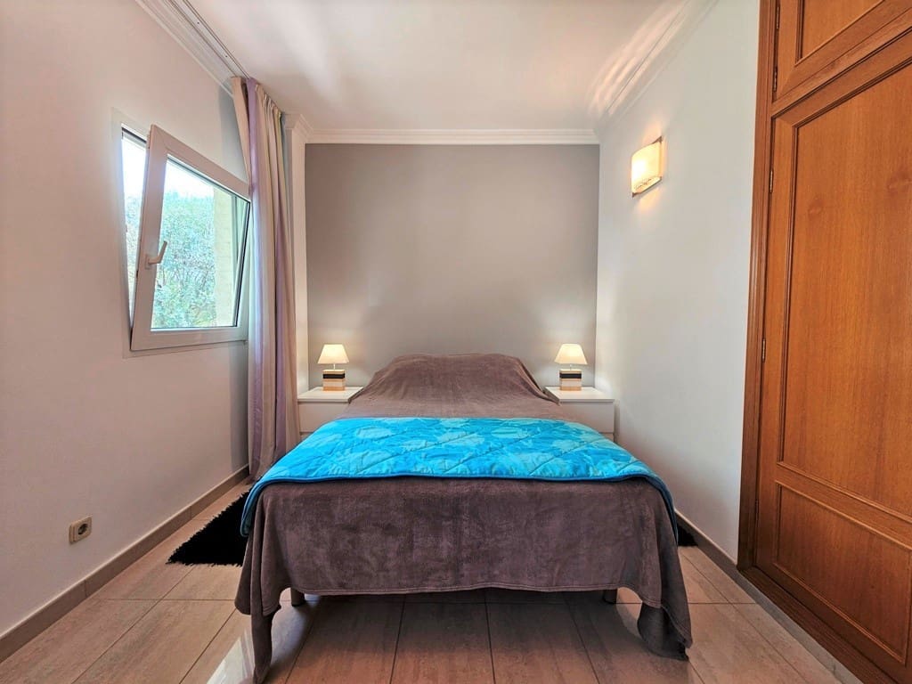 5 soveværelse Villa til salg i La Pobla de Vallbona med swimmingpool - € 875.000 (Ref: 9113284)