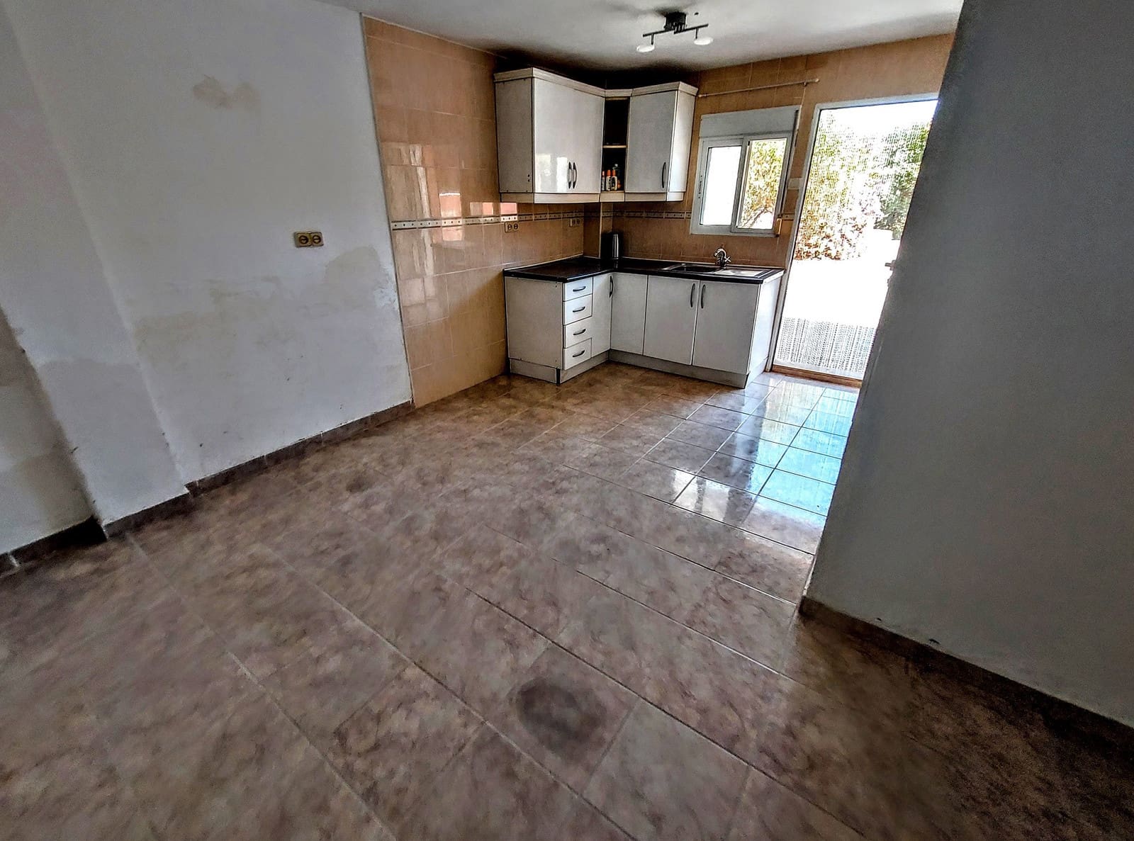 4 soveværelse Villa til salg i Vilamarxant / Villamarchante med swimmingpool - € 240.000 (Ref: 9127514)