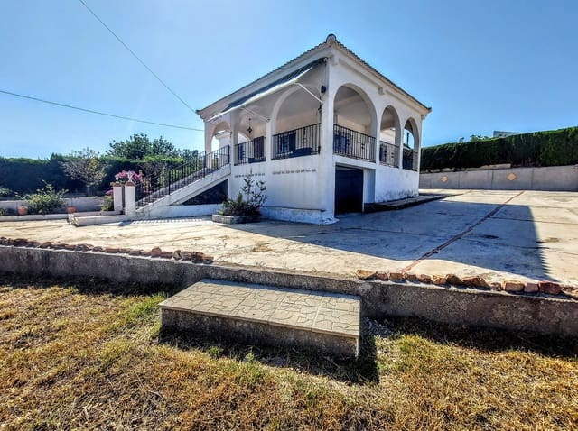 4 bedroom Villa for sale in Vilamarxant / Villamarchante with pool - € 240,000 (Ref: 9127514)