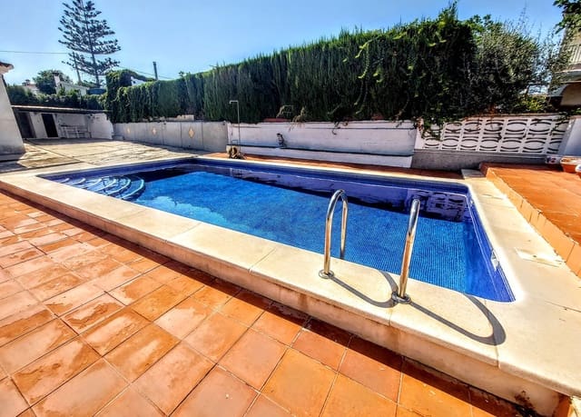 4 bedroom Villa for sale in Vilamarxant / Villamarchante with pool - € 240,000 (Ref: 9127514)