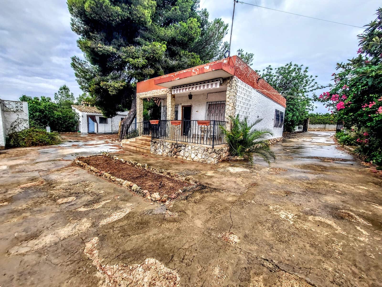 3 soveværelse Villa til salg i Montserrat med swimmingpool - € 159.000 (Ref: 9142383)