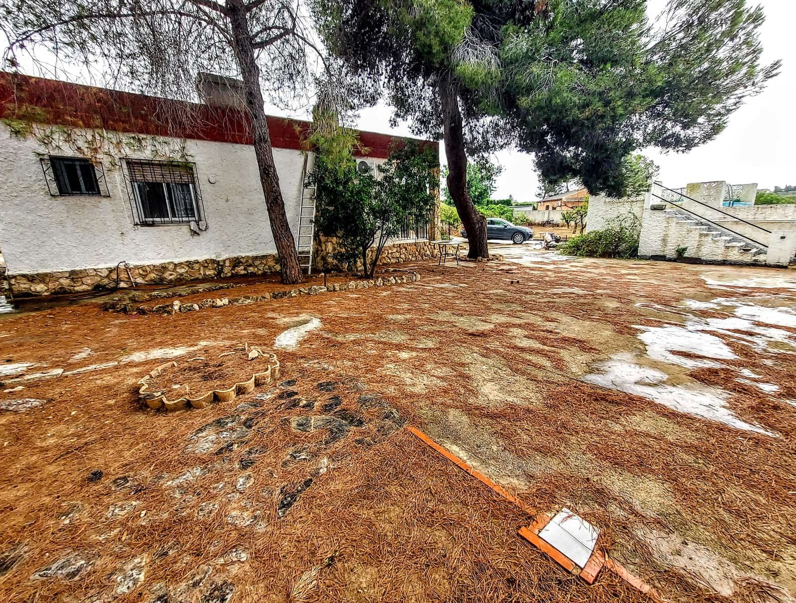 3 soveværelse Villa til salg i Montserrat med swimmingpool - € 159.000 (Ref: 9142383)