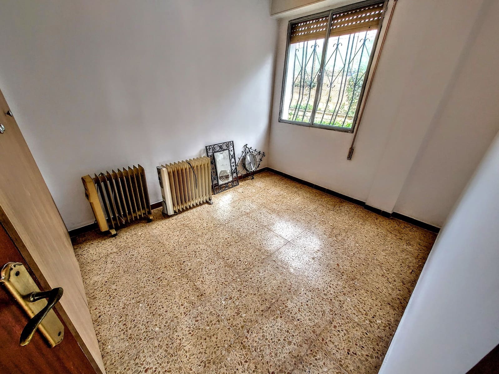 3 Zimmer Villa zu verkaufen in Montserrat mit Pool - 154.000 € (Ref: 9142383)