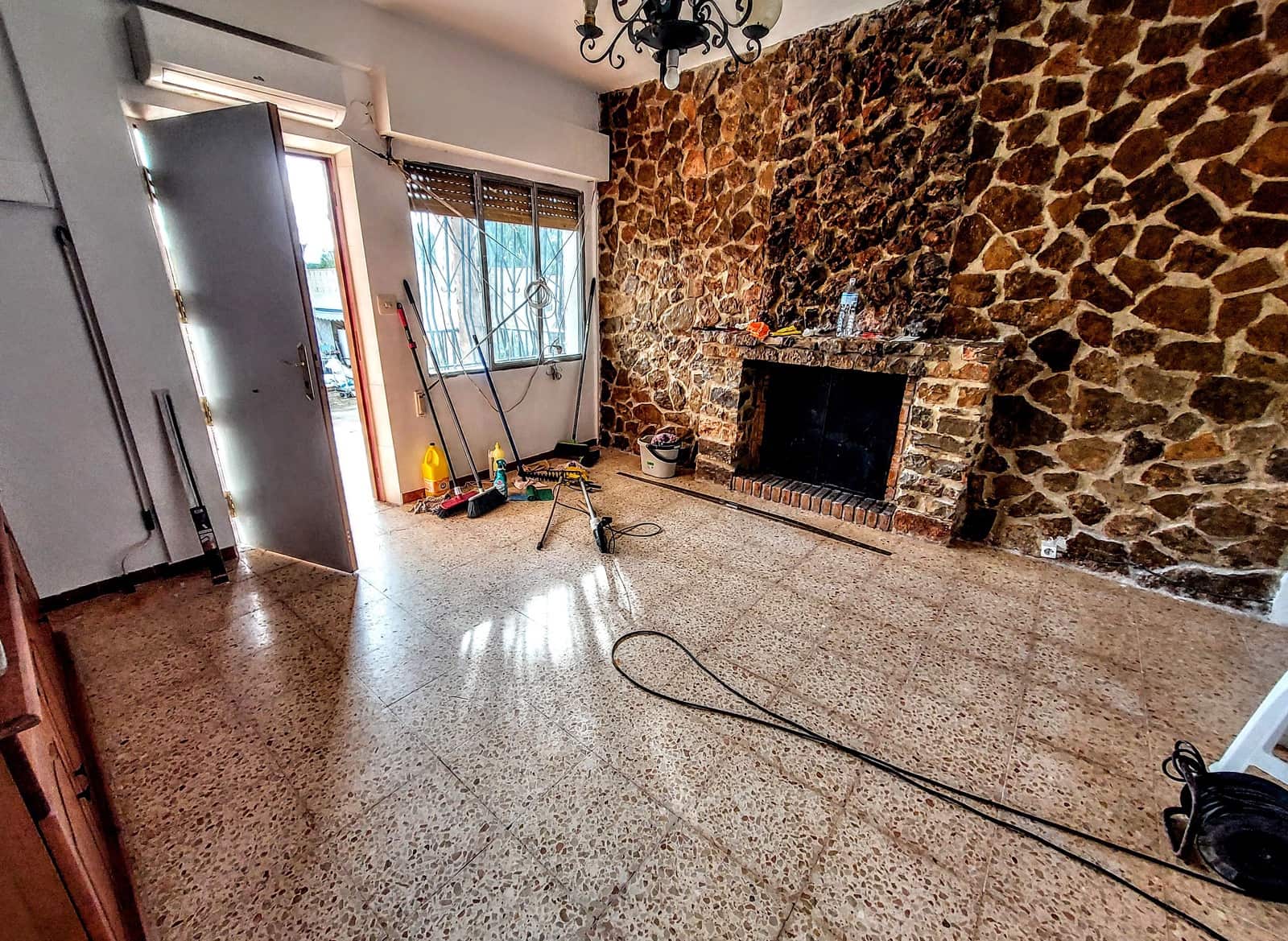 3 Zimmer Villa zu verkaufen in Montserrat mit Pool - 154.000 € (Ref: 9142383)